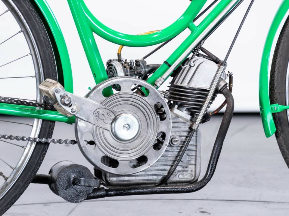 Image 13/47 of Ducati Cucciolo (1948)