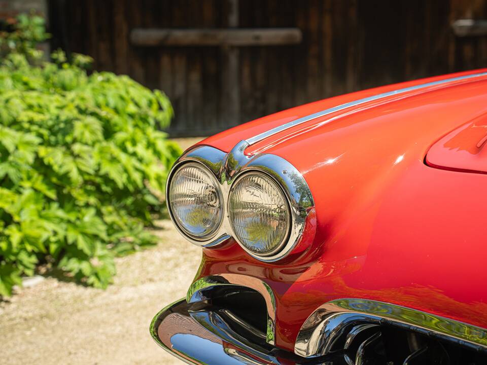 Image 12/51 of Chevrolet Corvette (1960)
