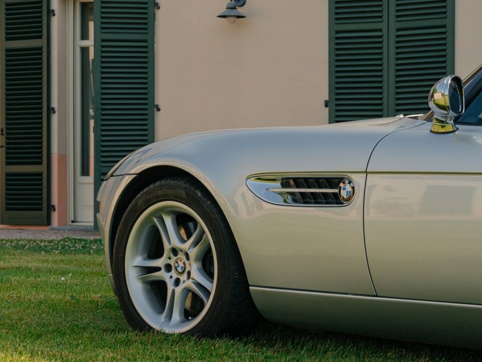 Image 166/185 of BMW Z8 (2001)