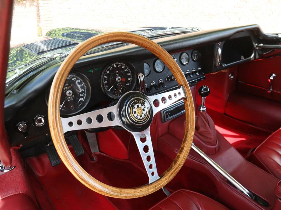 Imagen 8/50 de Jaguar E-Type 4.2 (1964)
