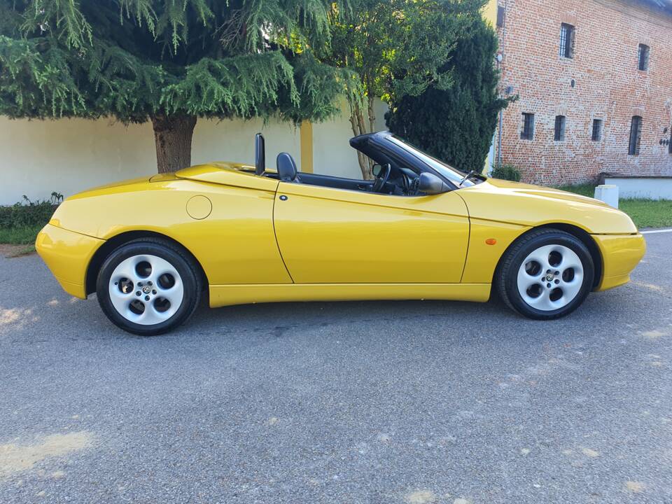 Image 13/18 of Alfa Romeo Spider 2.0 Twin Spark (1999)