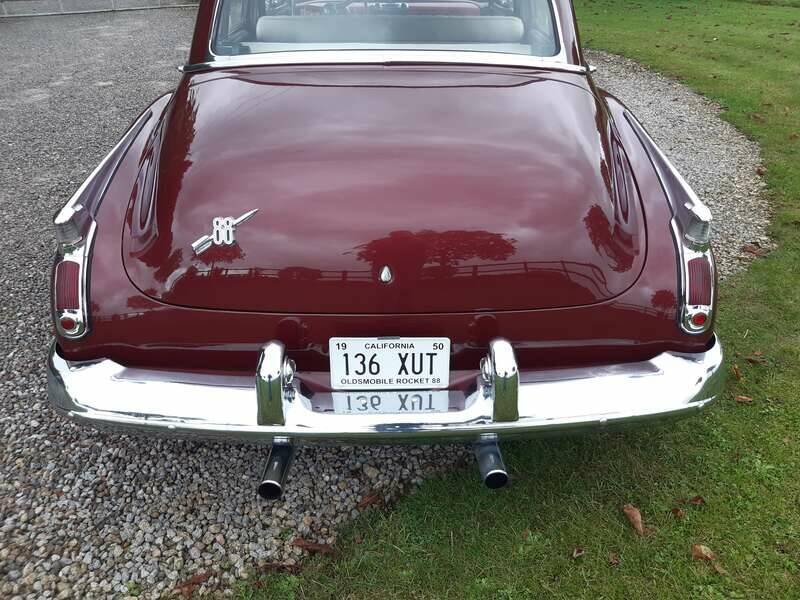 Afbeelding 32/37 van Oldsmobile Golden Rocket 88 Holiday Coupe (1950)