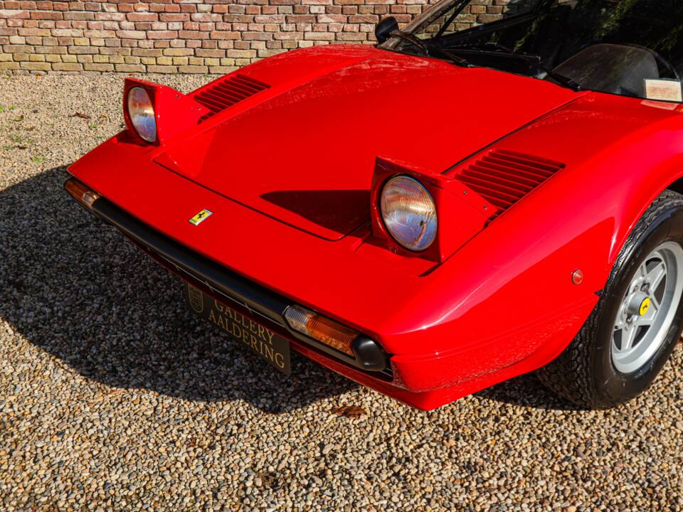 Image 41/50 de Ferrari 308 GTB (1977)
