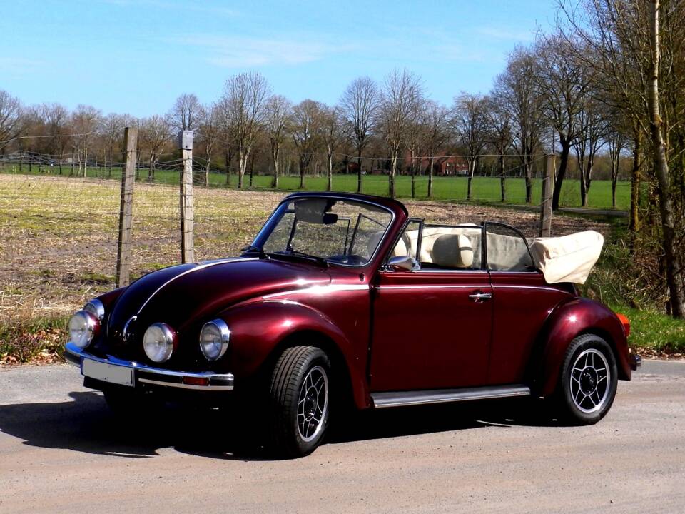 Imagen 61/70 de Volkswagen Käfer 1303 LS (1978)