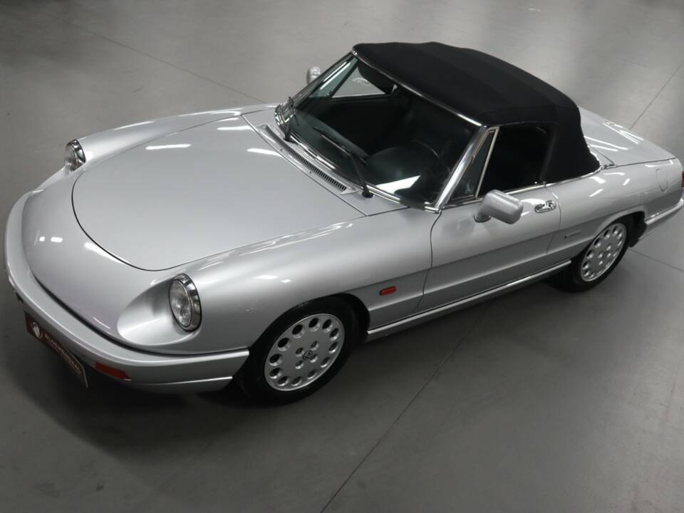 Bild 7/33 von Alfa Romeo 2.0 Spider (1993)