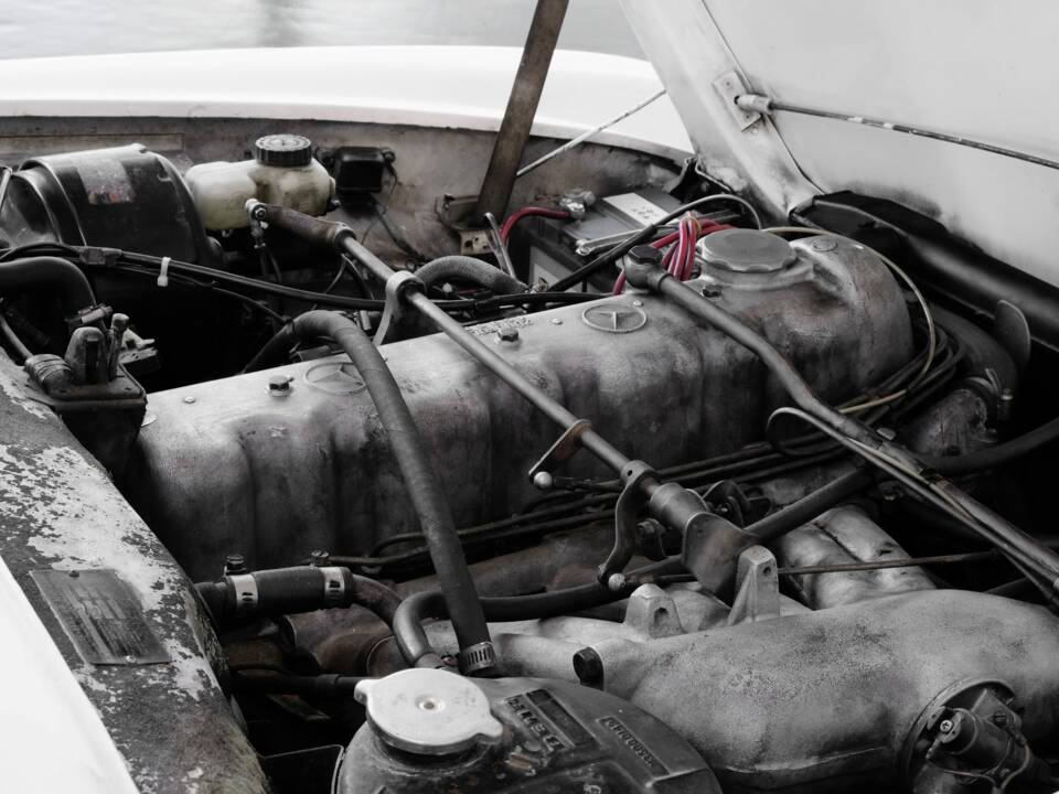 Afbeelding 35/40 van Mercedes-Benz 230 SL (1964)