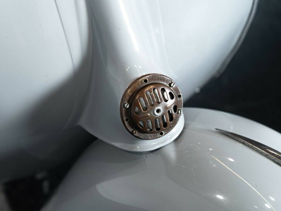 Immagine 14/30 di Piaggio Vespa 125 (1963)