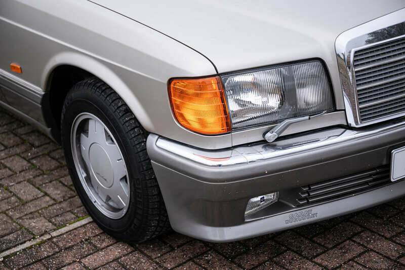 Image 16/50 de Mercedes-Benz 300 SE (1990)