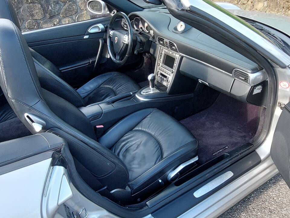 Immagine 10/11 di Porsche 911 Carrera 4S (2006)