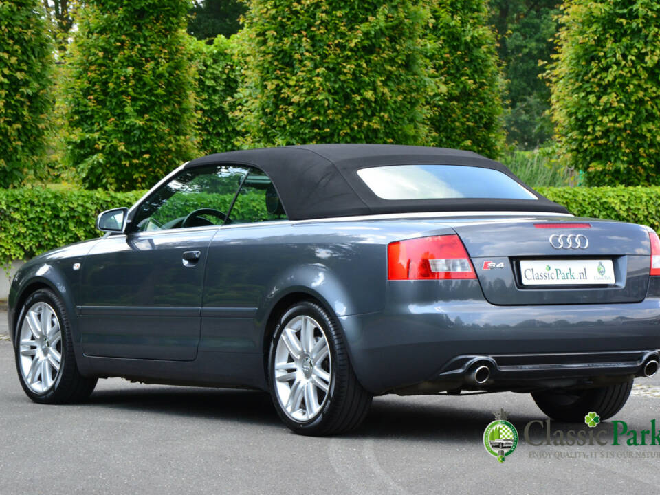 Image 16/50 of Audi S4 (2005)