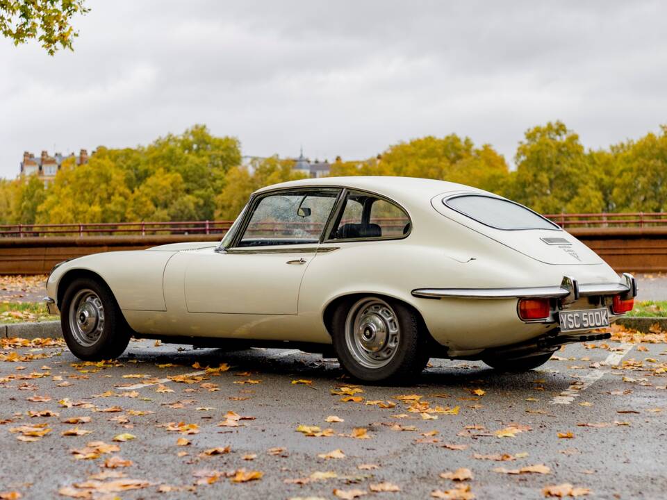 Image 3/50 de Jaguar Type E V12 (2+2) (1972)