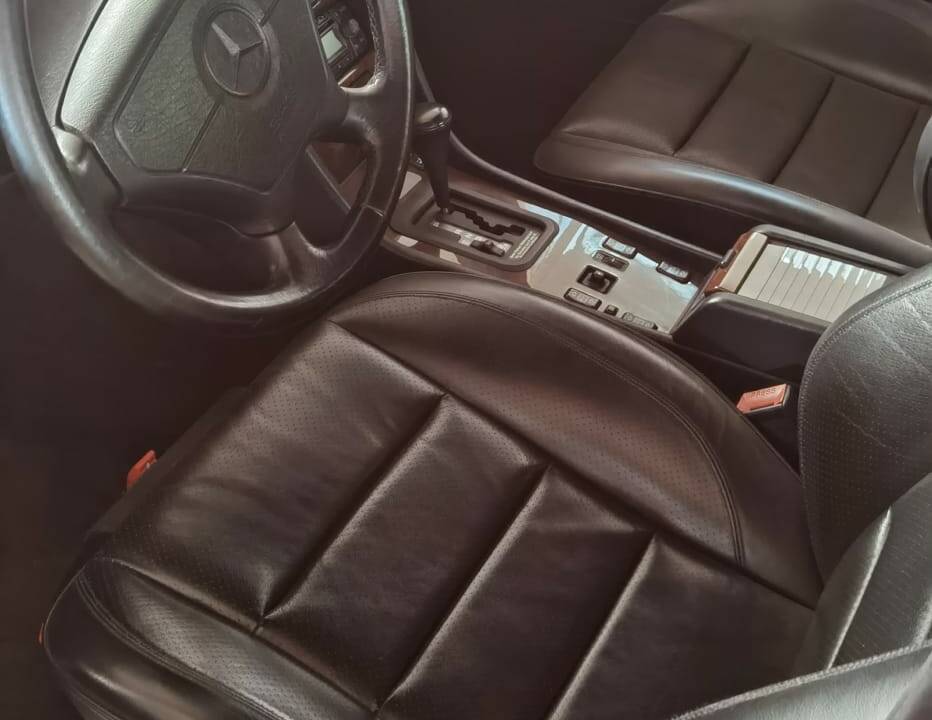 Bild 7/11 von Mercedes-Benz 500 E (1992)