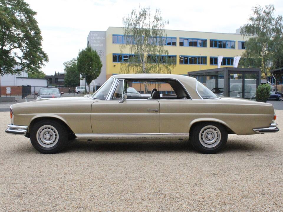 Image 4/30 of Mercedes-Benz 280 SE (1970)