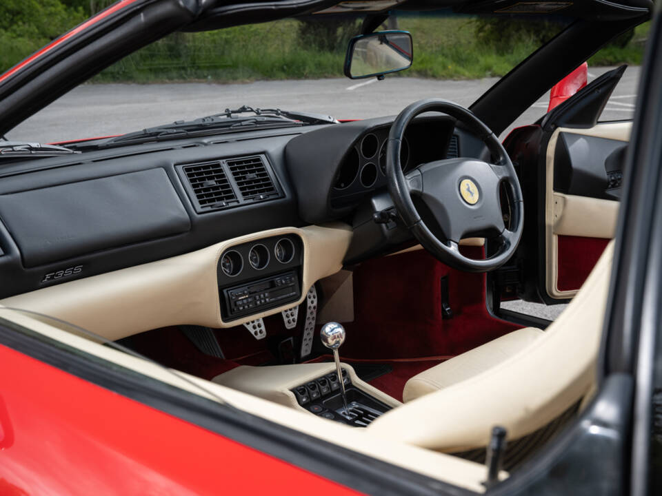 Immagine 31/50 di Ferrari F 355 GTS (1996)