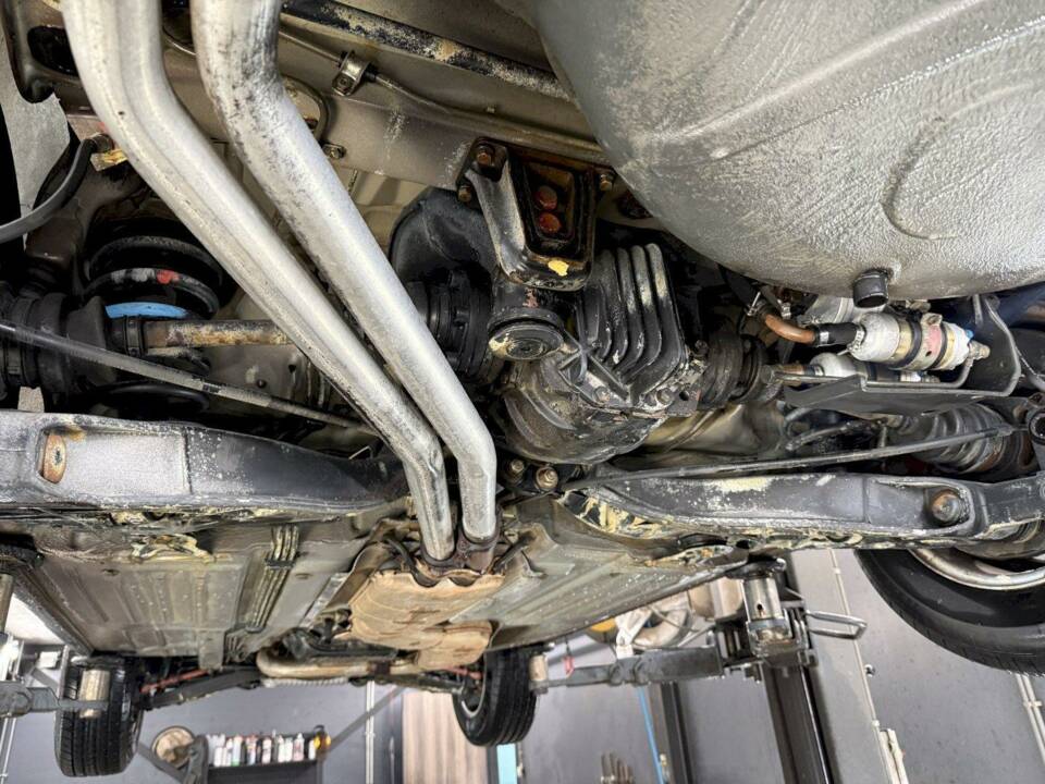 Image 30/36 of Mercedes-Benz 560 SL (1988)