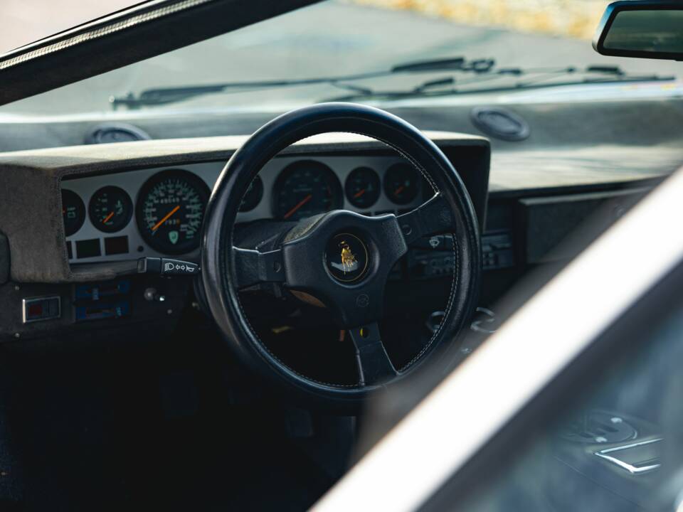 Image 35/73 of Lamborghini Countach LP 400 S (1980)