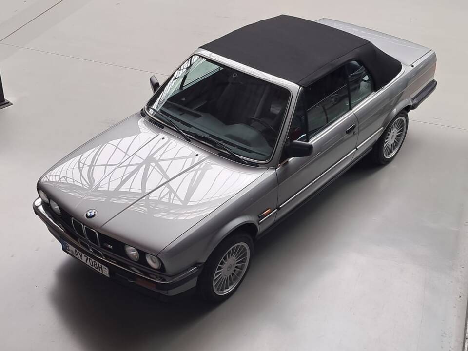 Image 9/12 of BMW 320i (1990)