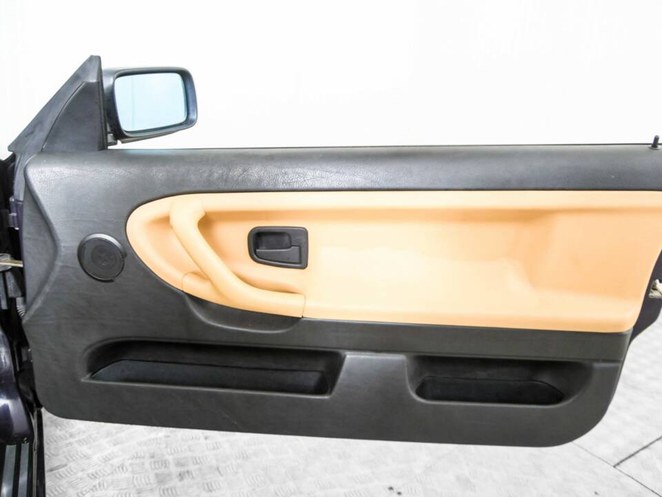 Bild 33/50 von BMW 318i (1996)