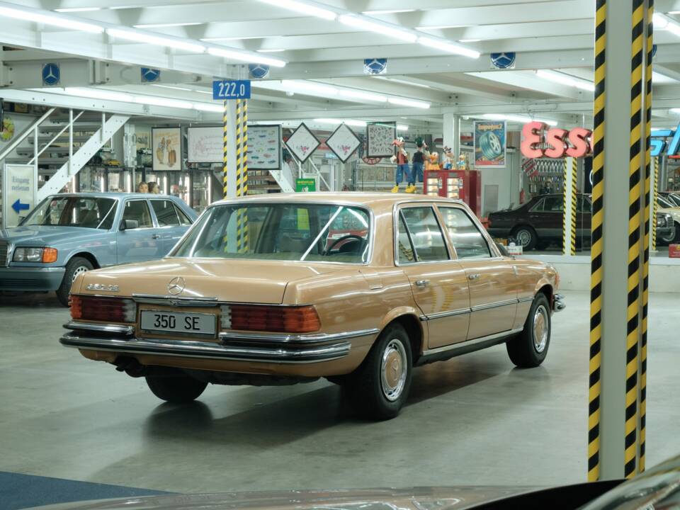 Image 11/50 de Mercedes-Benz 350 SE (1973)