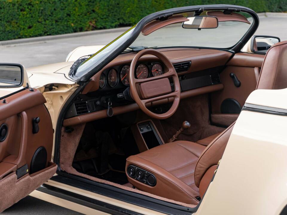 Bild 12/41 von Porsche 911 Speedster 3.2 (1989)