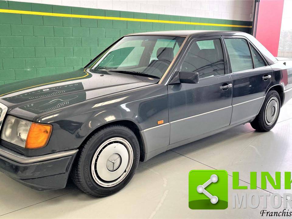 1990 | Mercedes-Benz 200 E