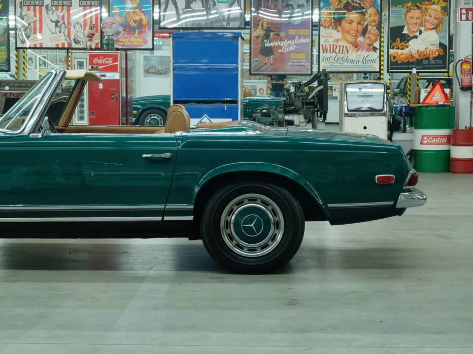 Image 6/50 de Mercedes-Benz 280 SL (1968)