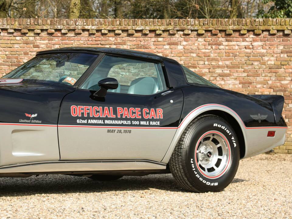 Image 31/50 of Chevrolet Corvette Indy Pace Car (1978)