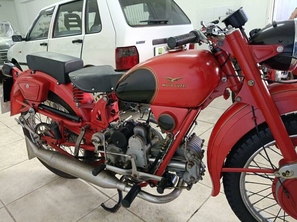 Afbeelding 20/39 van Moto Guzzi DUMMY (1950)