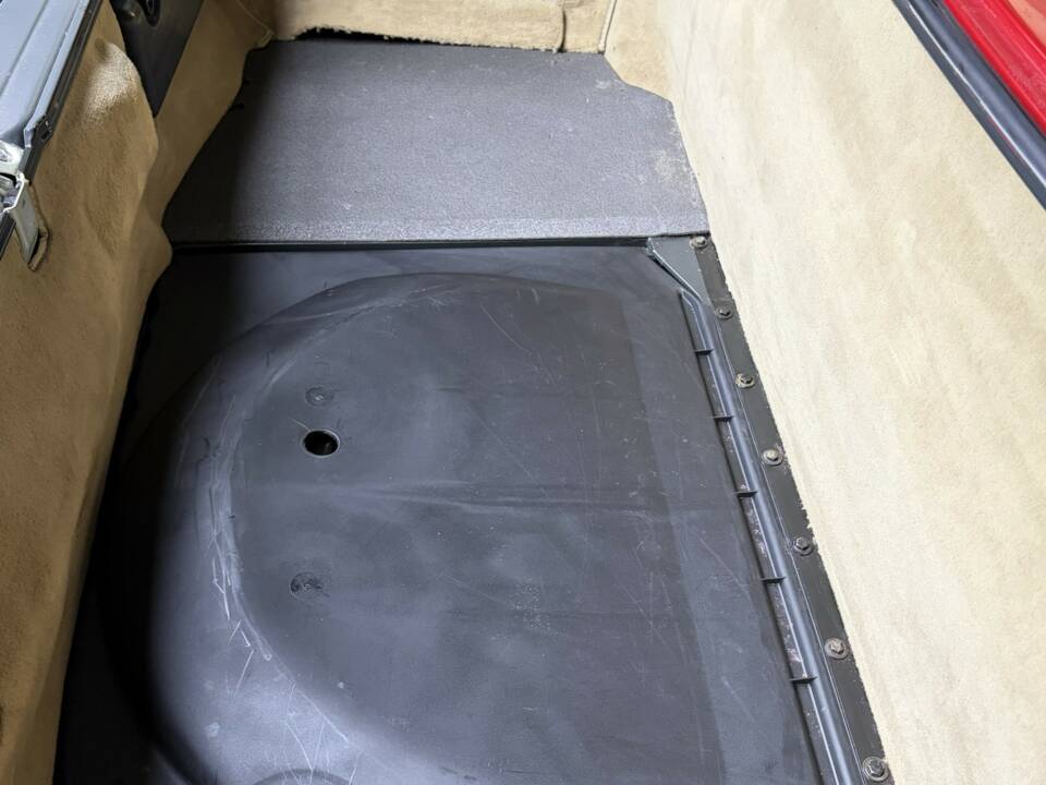 Imagen 28/30 de Mercedes-Benz 280 SL (1985)