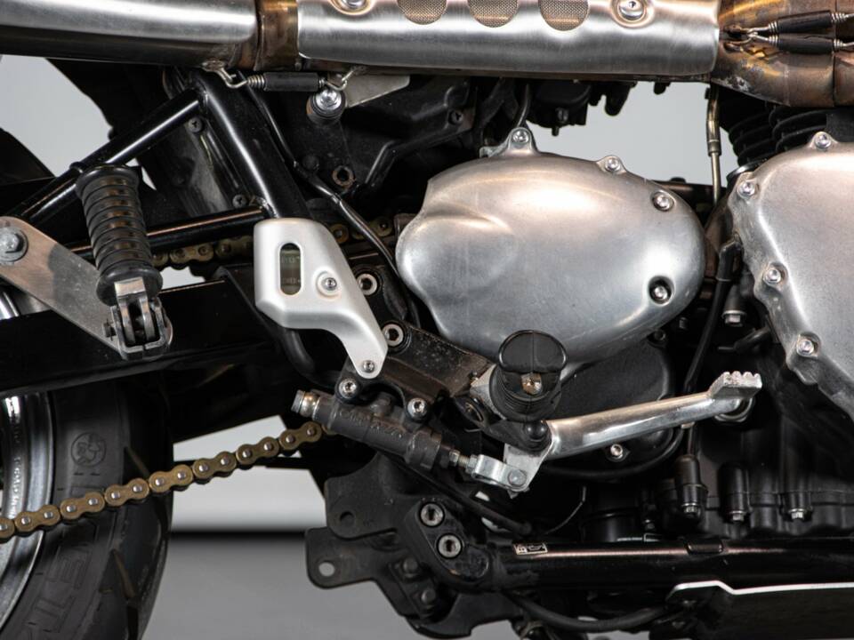 Image 31/50 of Triumph DUMMY (2014)
