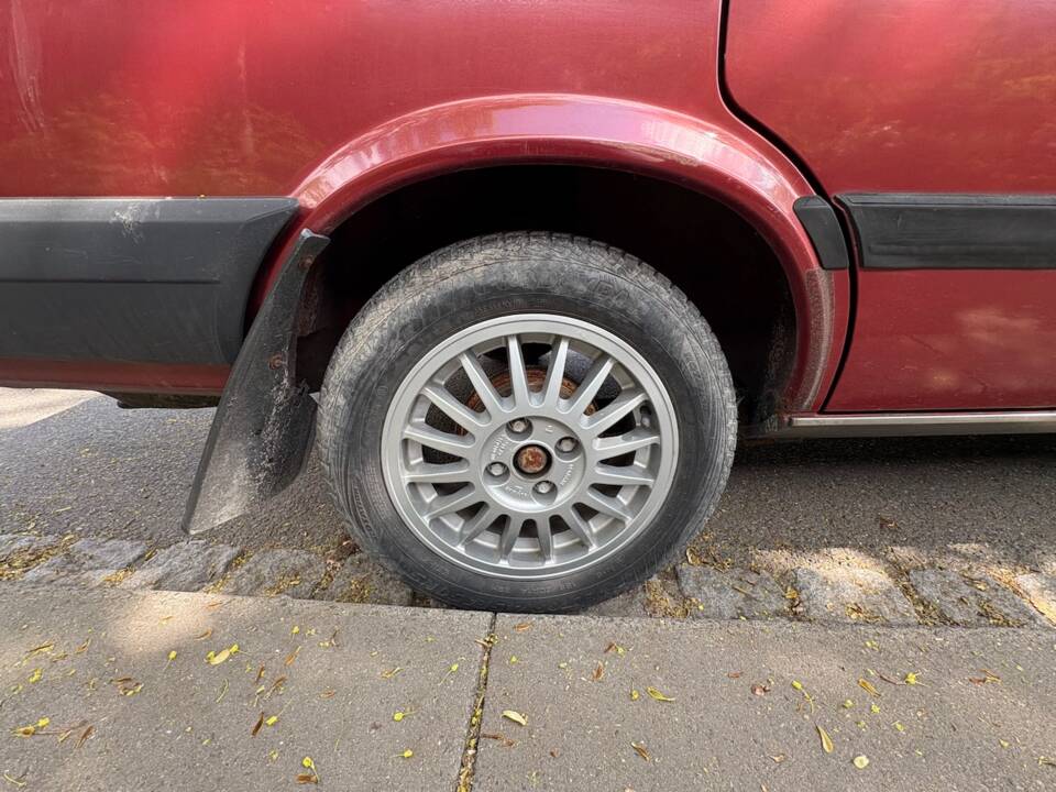 Image 4/32 of Audi 80 1.6 (1986)