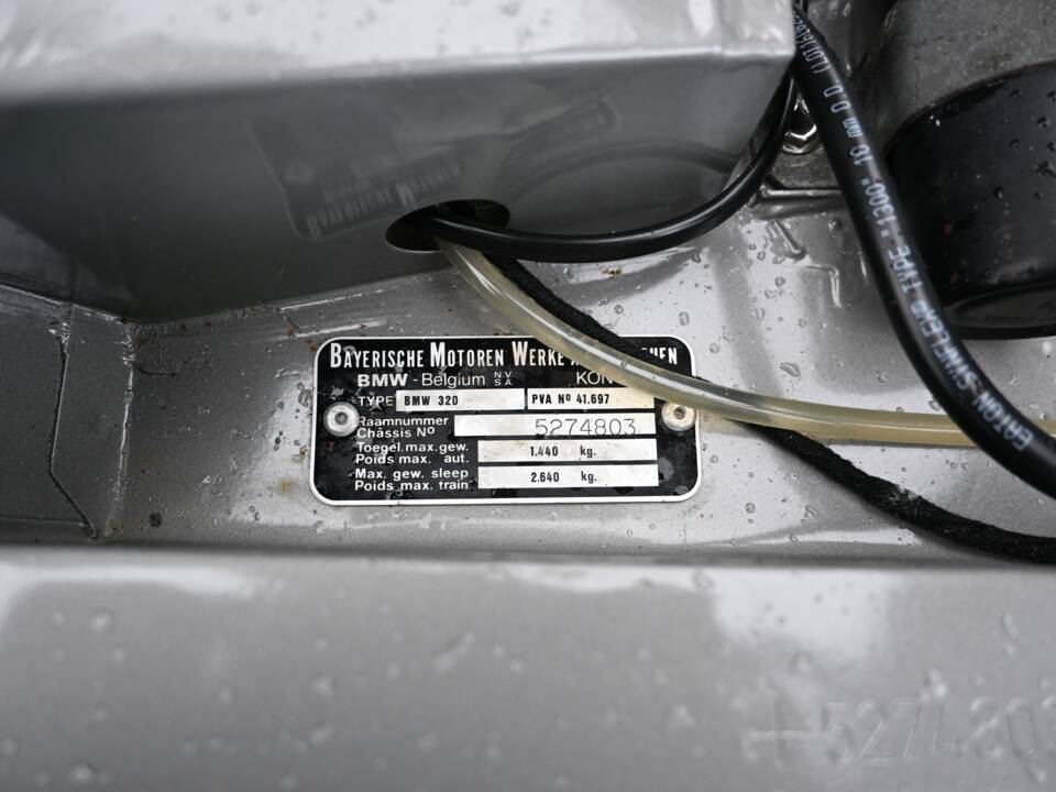 Image 33/64 of BMW 320&#x2F;4 (1977)