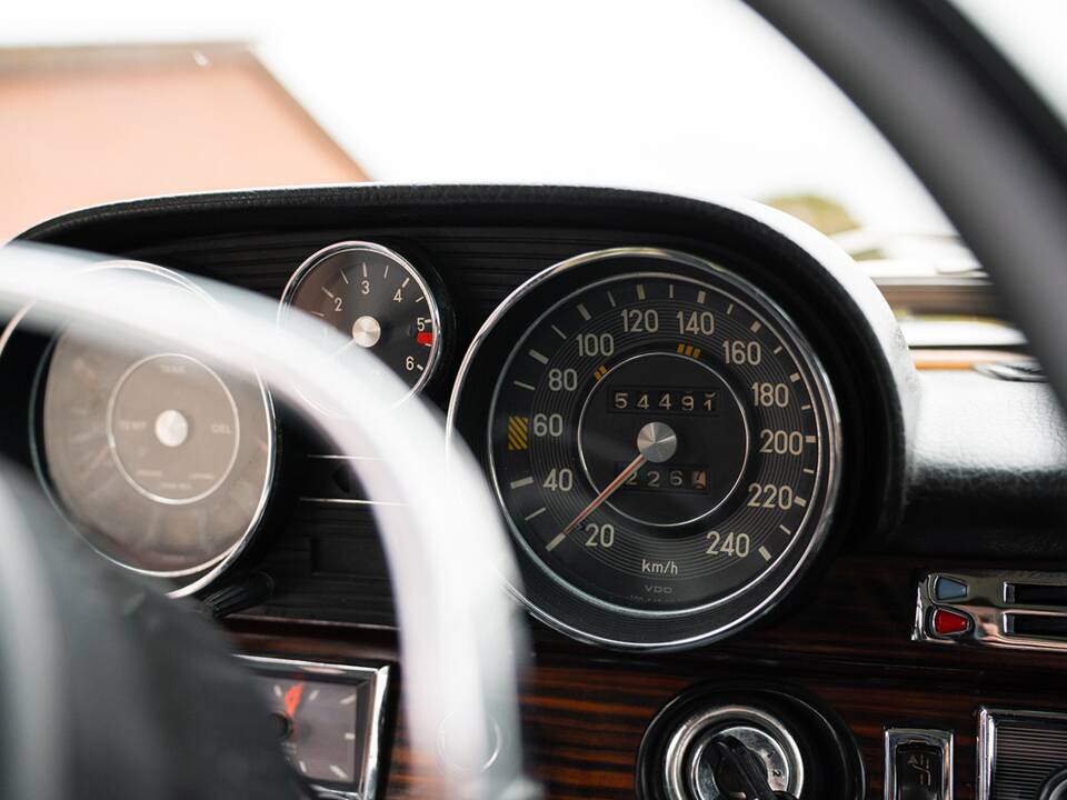 Image 39/50 of Mercedes-Benz 300 SEL 6.3 (1970)