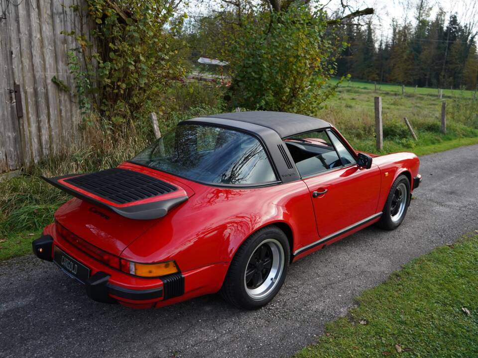 Immagine 3/20 di Porsche 911 Carrera 3.2 (1988)