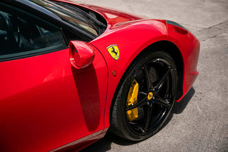 Image 39/50 of Ferrari 458 Italia (2012)