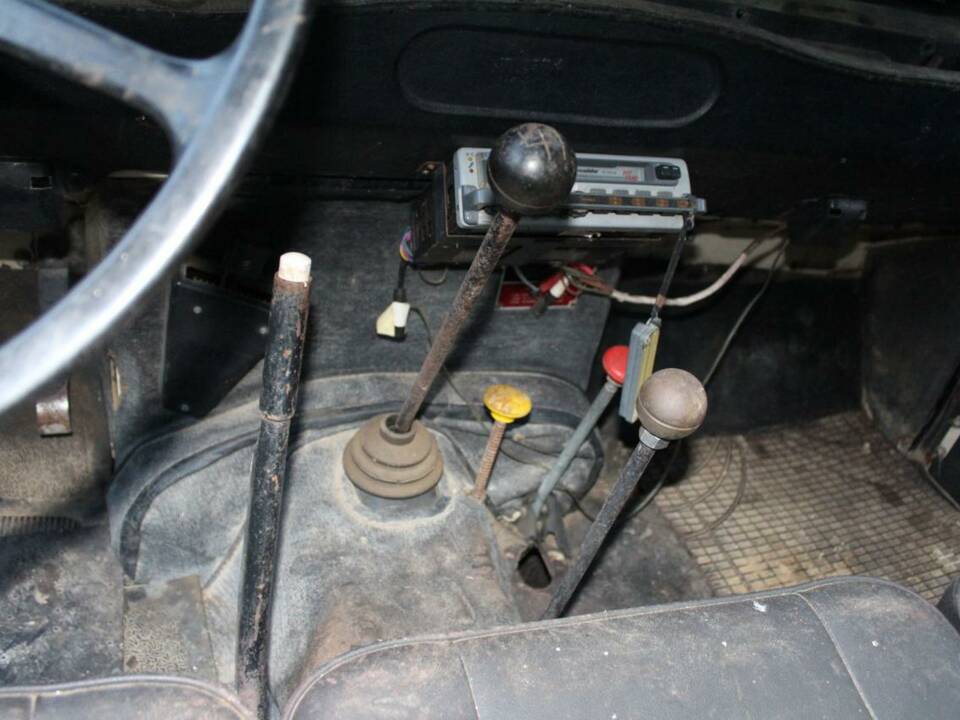 Image 29/33 of Land Rover 88 (1984)