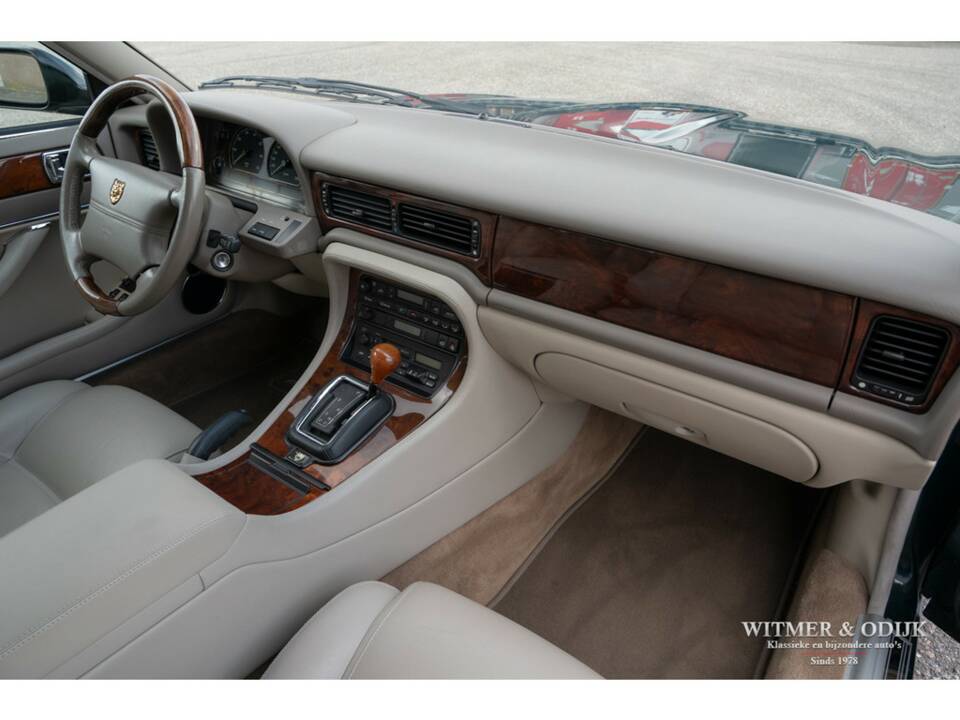Bild 9/34 von Jaguar XJ6 3.2 Executive (1997)