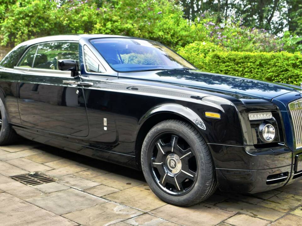 Immagine 8/50 di Rolls-Royce Phantom Coupé (2010)