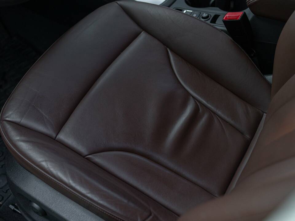 Bild 25/50 von Audi Q3 2.0 TDI quattro (2012)
