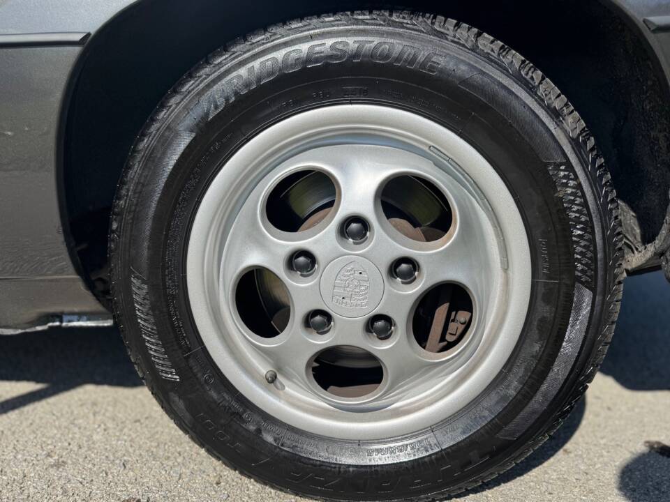 Image 26/35 of Porsche 924 S (1986)