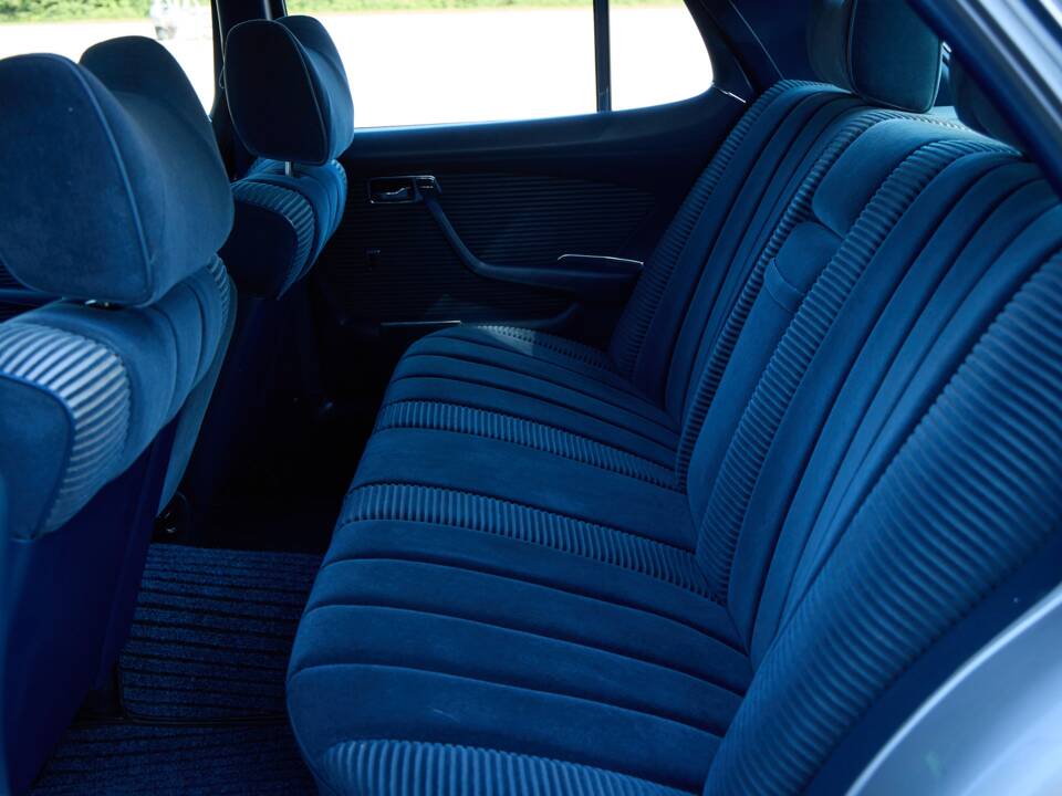 Image 21/25 of Mercedes-Benz 280 SE (1979)
