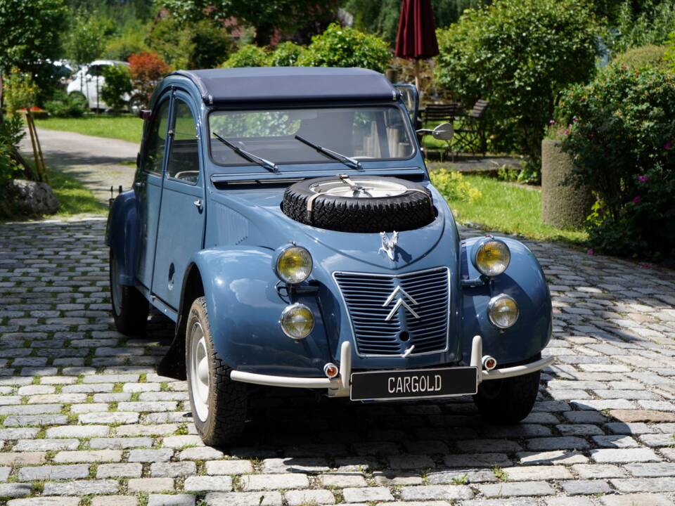 Image 11/43 of Citroën 2 CV Sahara 4x4 (1964)