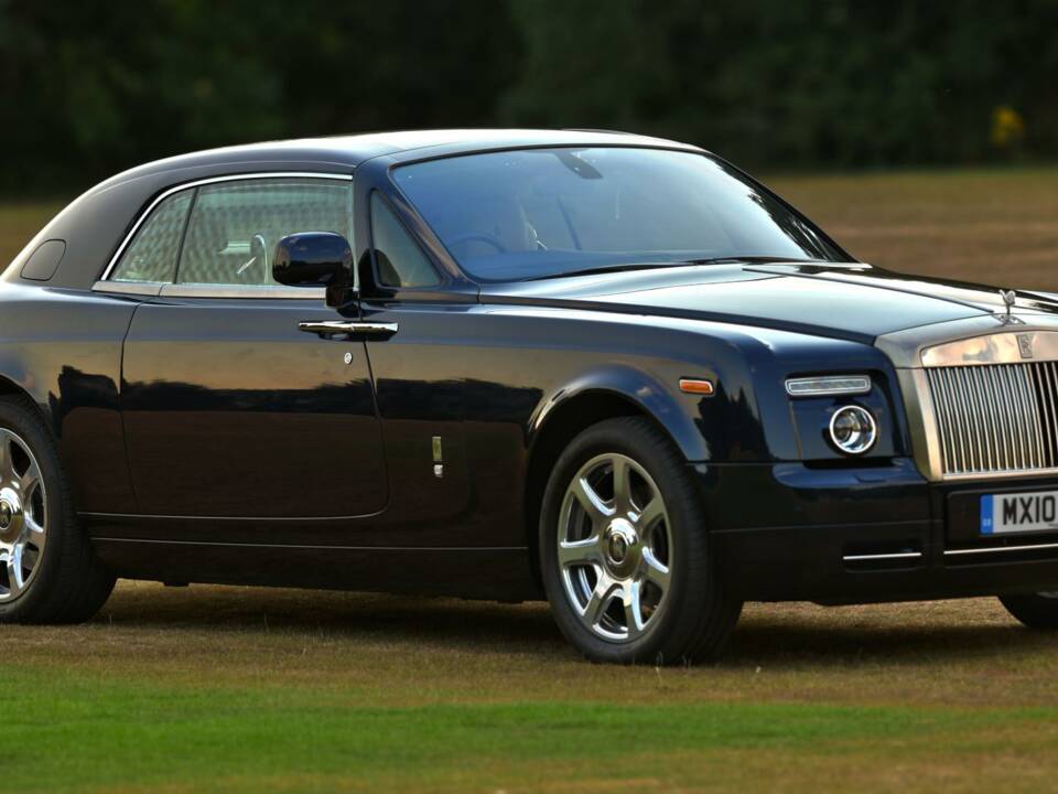 Image 19/50 of Rolls-Royce Phantom Coupé (2010)