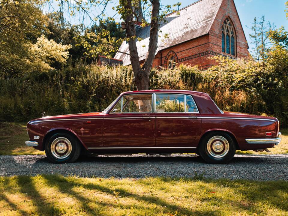 Immagine 2/50 di Rolls-Royce Silver Shadow I (1970)