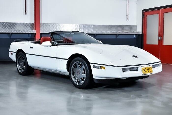 Image 1/7 of Chevrolet Corvette Convertible (1988)