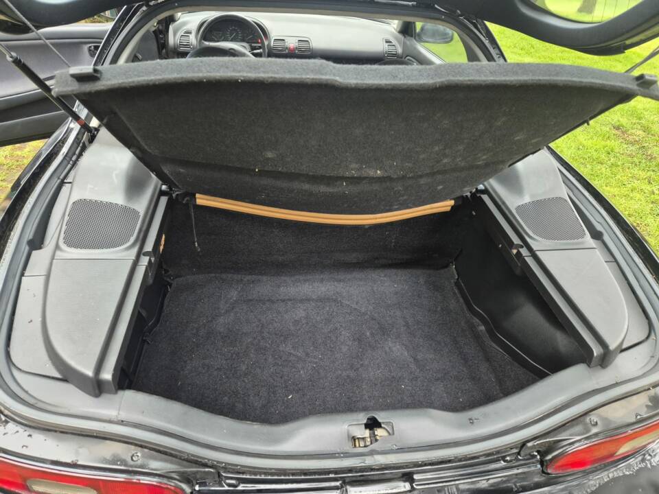 Immagine 24/33 di Mazda MX-3 1.8 (1991)