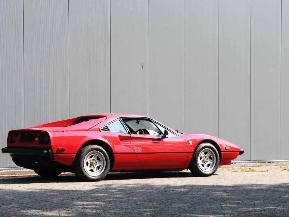 Image 5/61 of Ferrari 308 GTBi (1982)