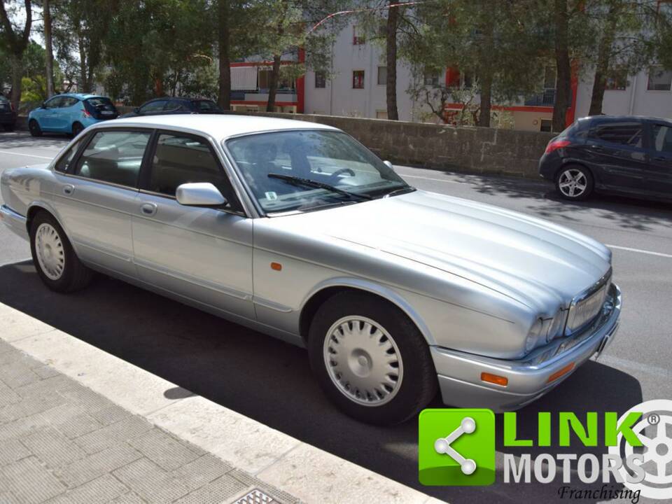 Immagine 5/10 di Jaguar XJ6 3.2 (1995)