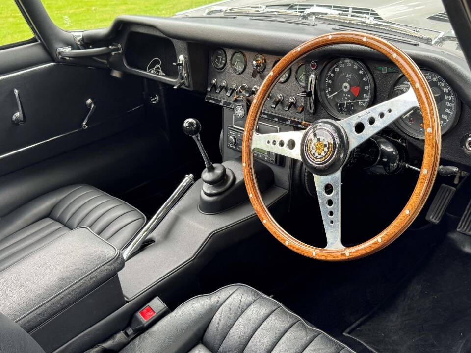 Image 20/30 de Jaguar Type E 4.2 (1965)