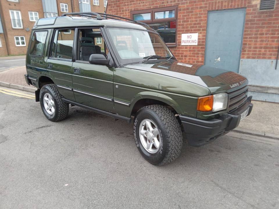 Immagine 1/21 di Land Rover Discovery 4.0 HSE (1999)